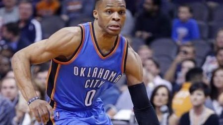 威少球员通道背影：37岁底薪老将的最后一舞，何处才是归宿？