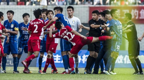 从张家港走出的苏宁5号周云：305次出场托起江苏足球的铁血防线