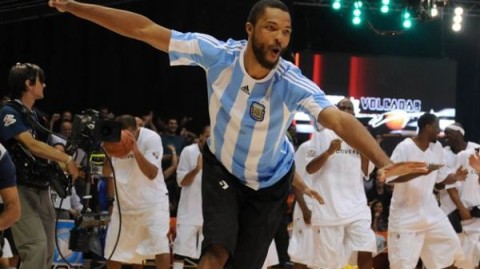 时隔十五年再回看：当年那个穿着梅西球衣的扣篮王，后来怎样了