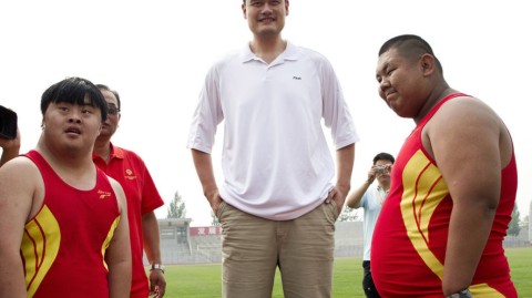 十五年后再回首：姚明与章子怡那场温暖了无数人的特奥出征