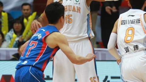 四川主场复仇天津 哈达迪大号两双统治内线