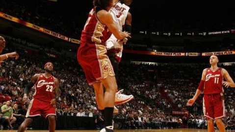 2026篮球盛宴：盘点现役最炸裂的实战隔扣球员，谁是你心中的扣篮之王？